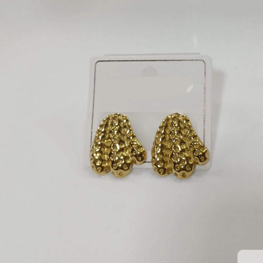 Tarohi Jewels Minimalist Gold Plated Trendy Stud Earrings
