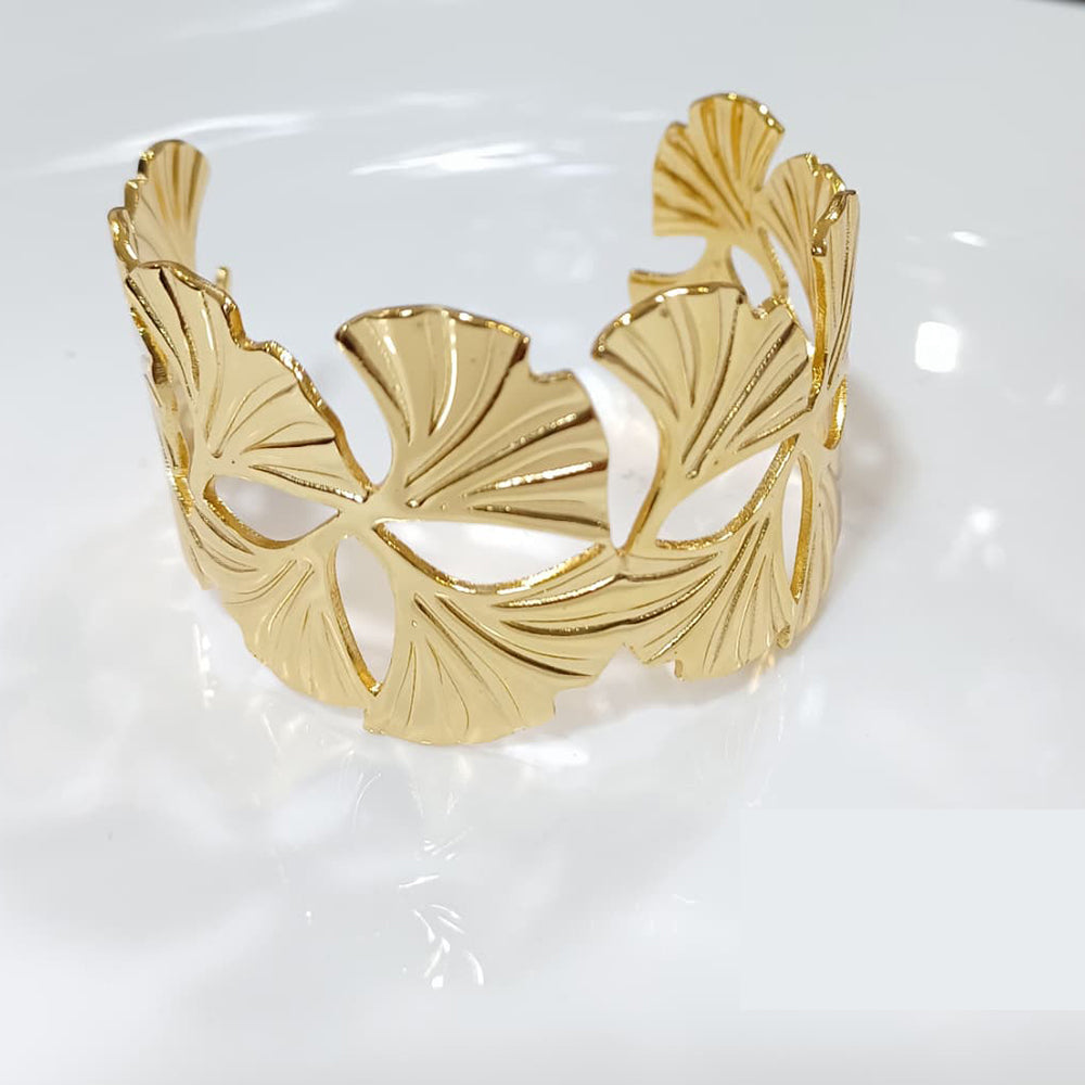 Tarohi Jewels Graceful Gold Plated Fashion Bracelet