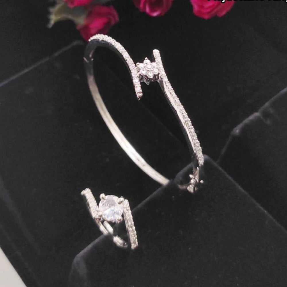 Aamrapali Modern Austrian Stone Wrist Bracelet With Ring