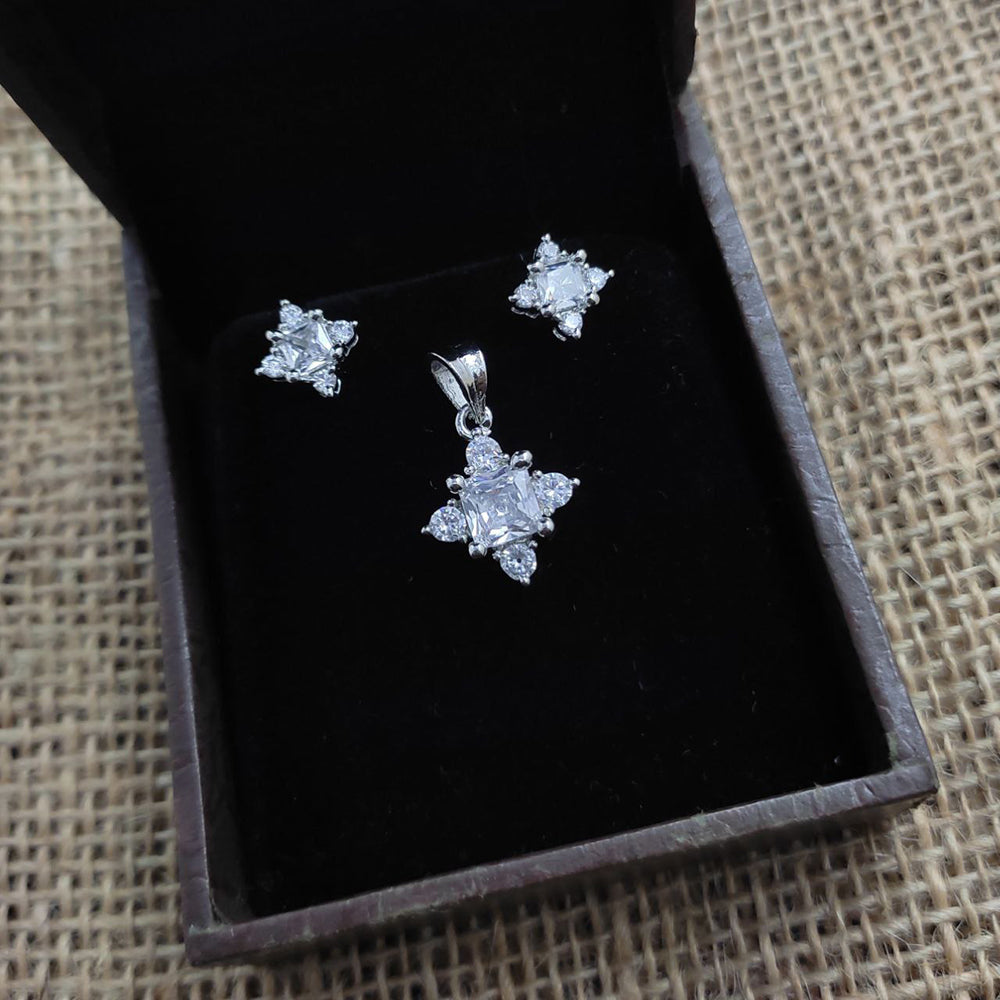 Aamrapli American Diamond Sparkling Starburst Pendent Set