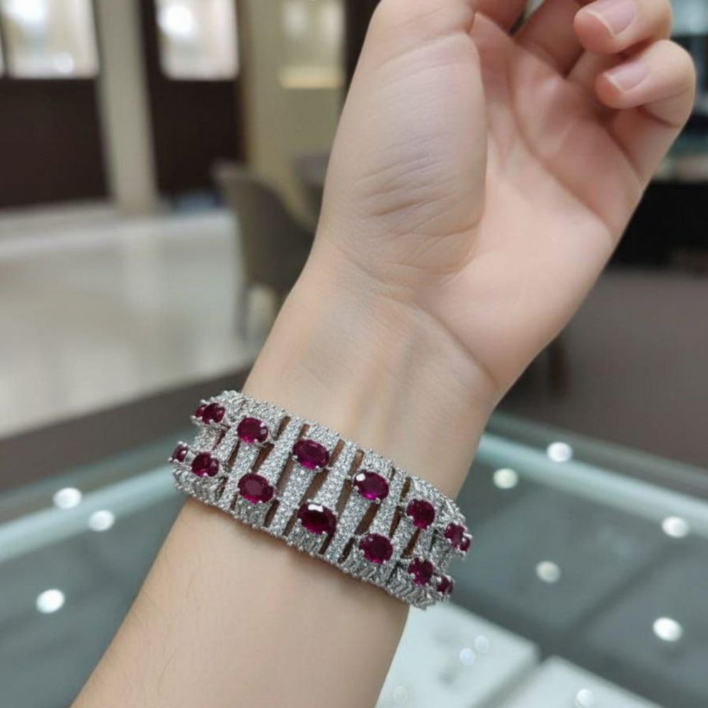 Aamrapali Glamorous American Daimond Bracelet for Special Occasions