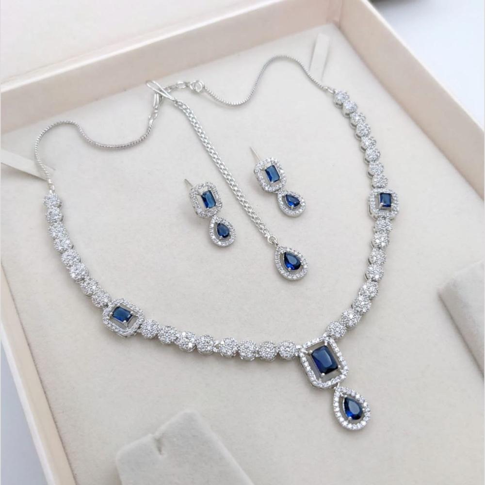 Aamrapali Luxe American Daimond And Austrian Necklace Set