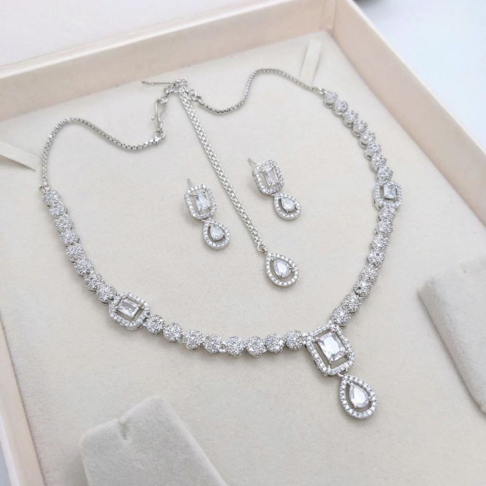 Aamrapali Luxe American Daimond And Austrian Necklace Set