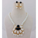 Marudhar Creations Heritage Matte Finish Pota Stone And Mother Of Pearls Necklace Set