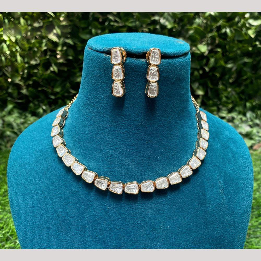 Amoliya Jewels Elegant Kundan Necklace Set