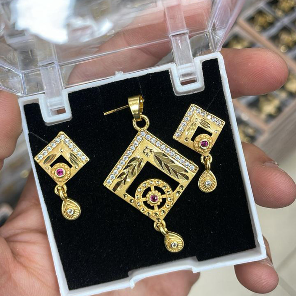 Kalpna Sales Surat Gold Plated Austrian Stone Pendant Set