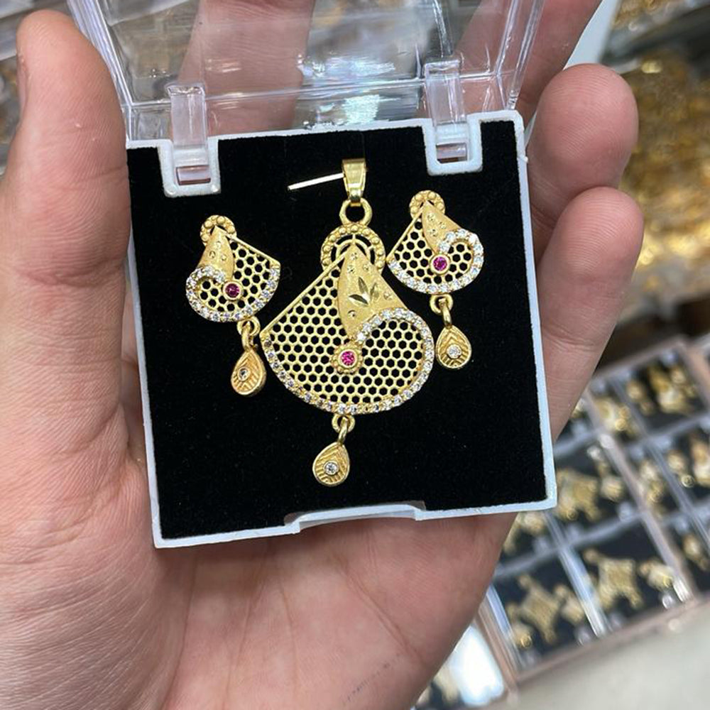 Kalpna Sales Surat Gold Plated Austrian Stone Pendant Set