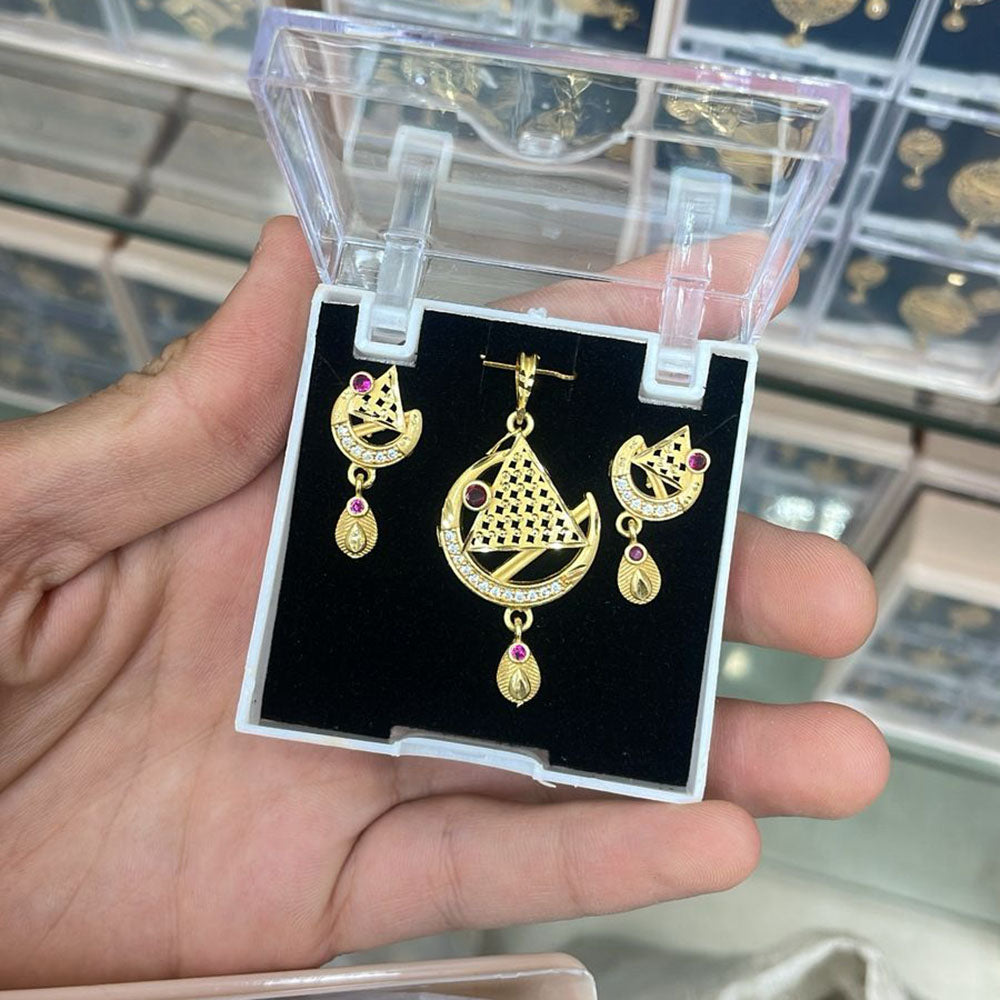 Kalpna Sales Surat Gold Plated Austrian Stone Pendant Set