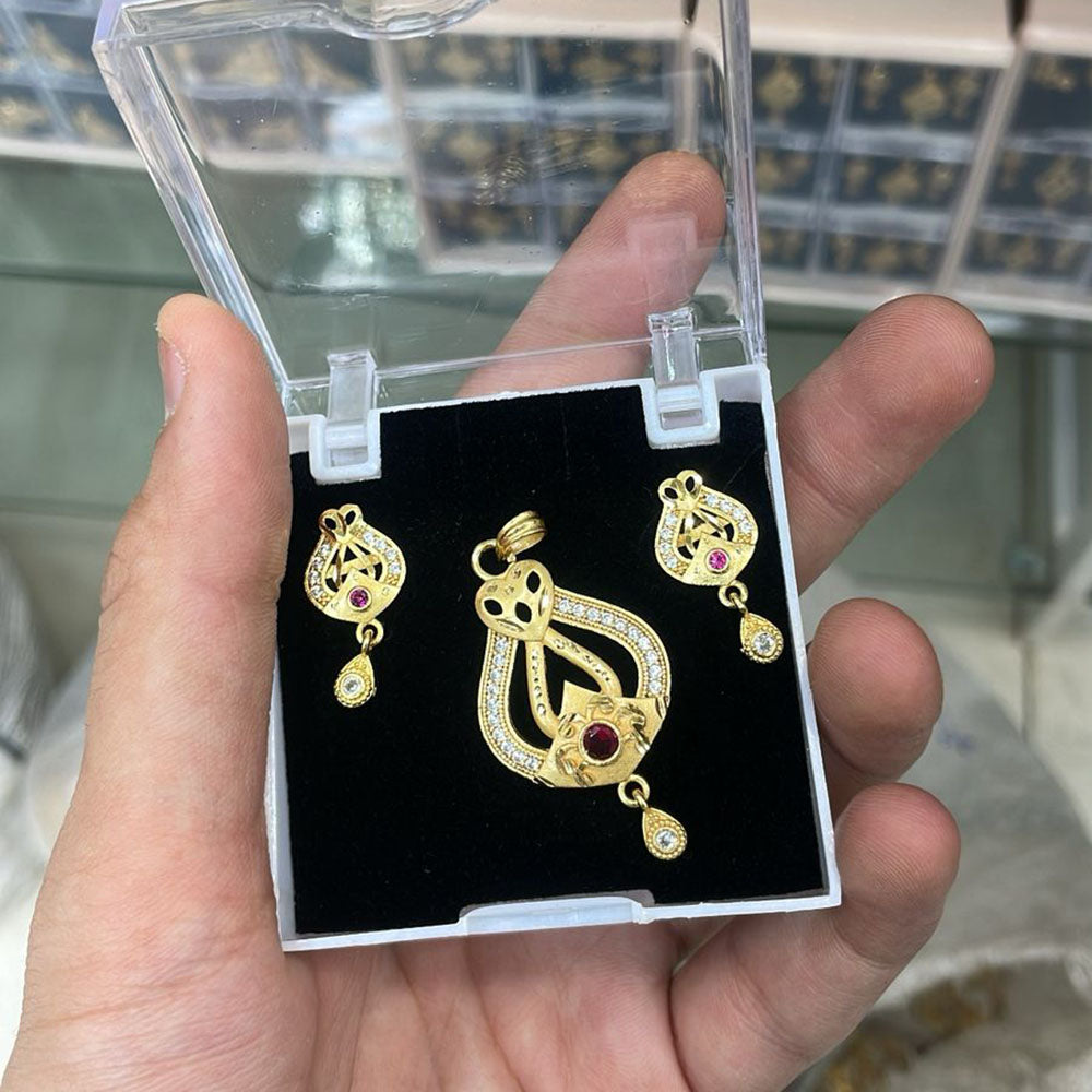 Kalpna Sales Surat Gold Plated Austrian Stone Pendant Set