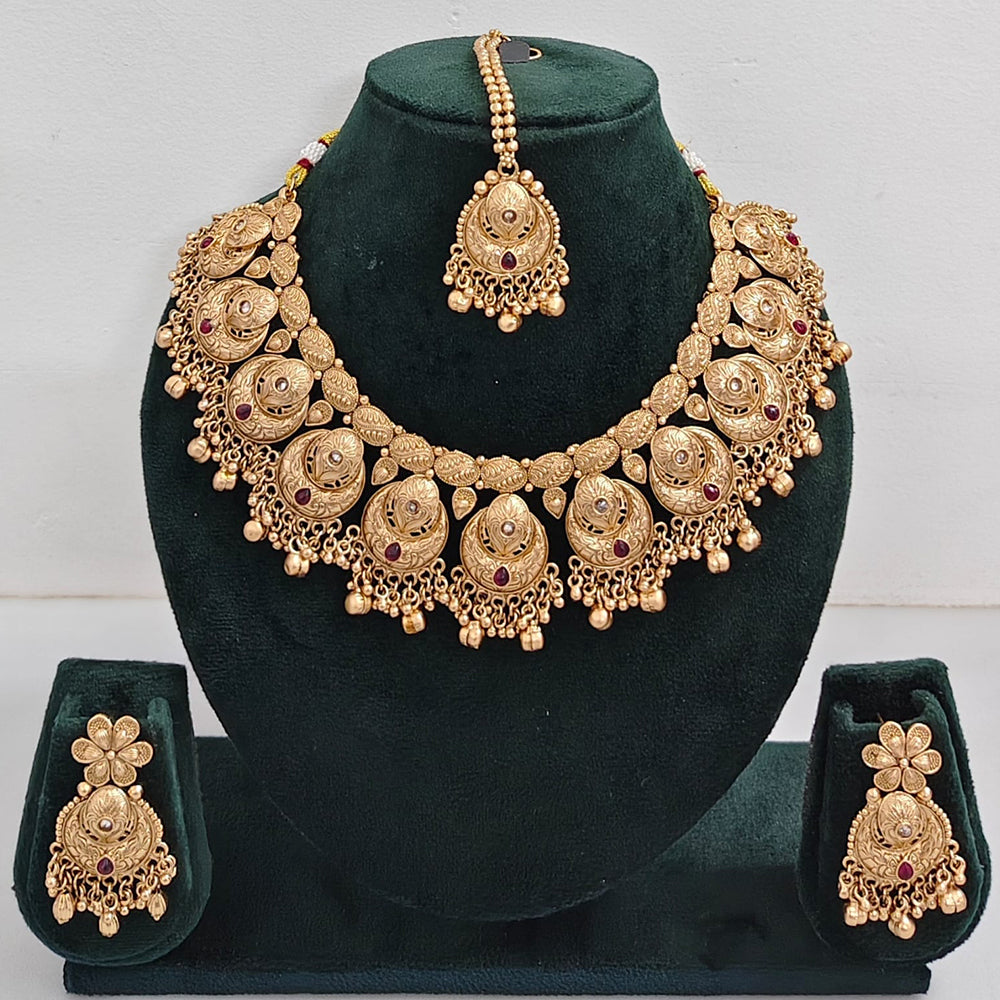 Rajwadi Collection Sparkling Pota Stone And Pearl Necklace Set