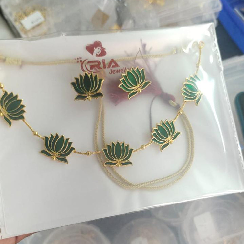 VF Collection Gold Plated Necklace Set