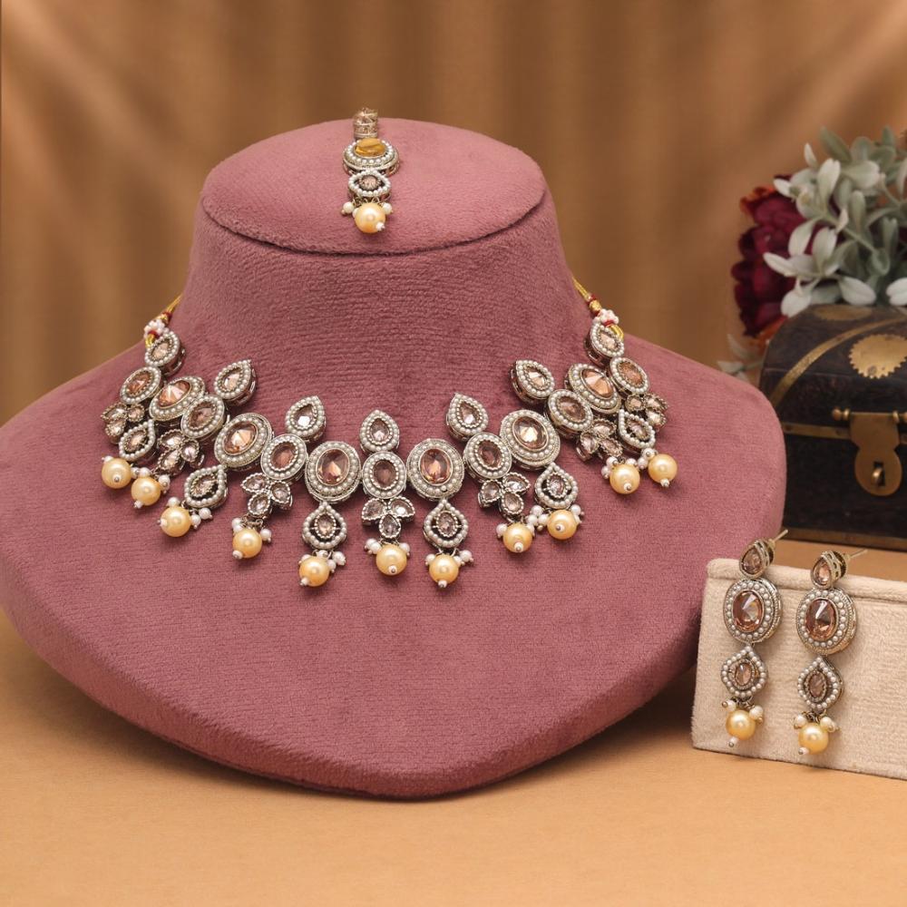 Maharani Jewels Pota Stone and Crystals With Mangtikka Necklace Set