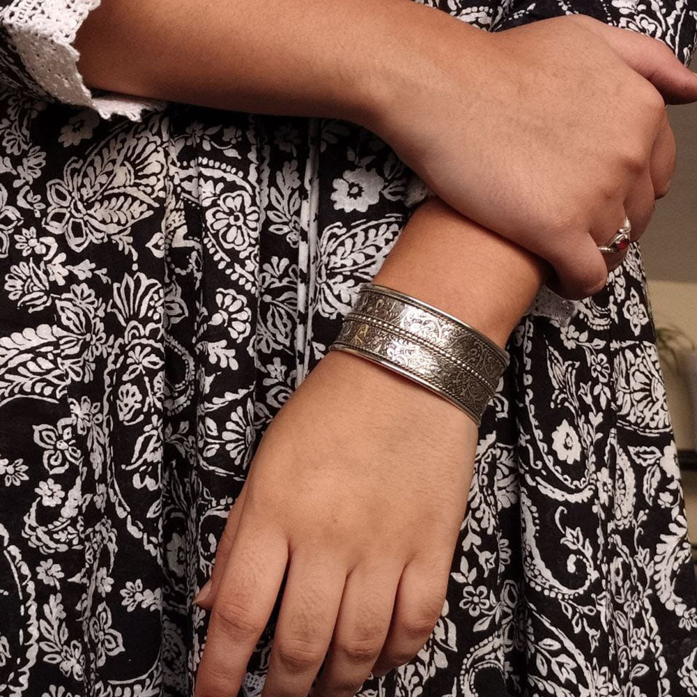 Maharani Jewels Designer Oxidised Plated Fashion Bangles Set