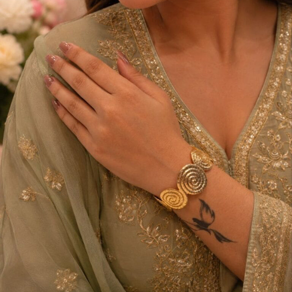 Maharani Jewels Stylish Statement Openable Bracelet 