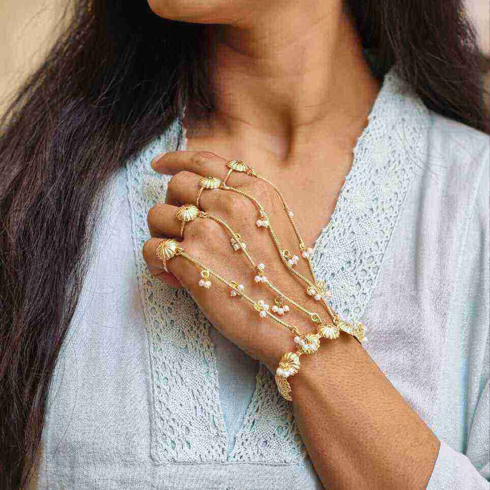 Maharani Jewels Elegant Pota Stone Hand Chain With Pearl Hath Panja 