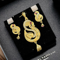 VM Imitation Premium Sparkling Austrian Stone Pendant Set