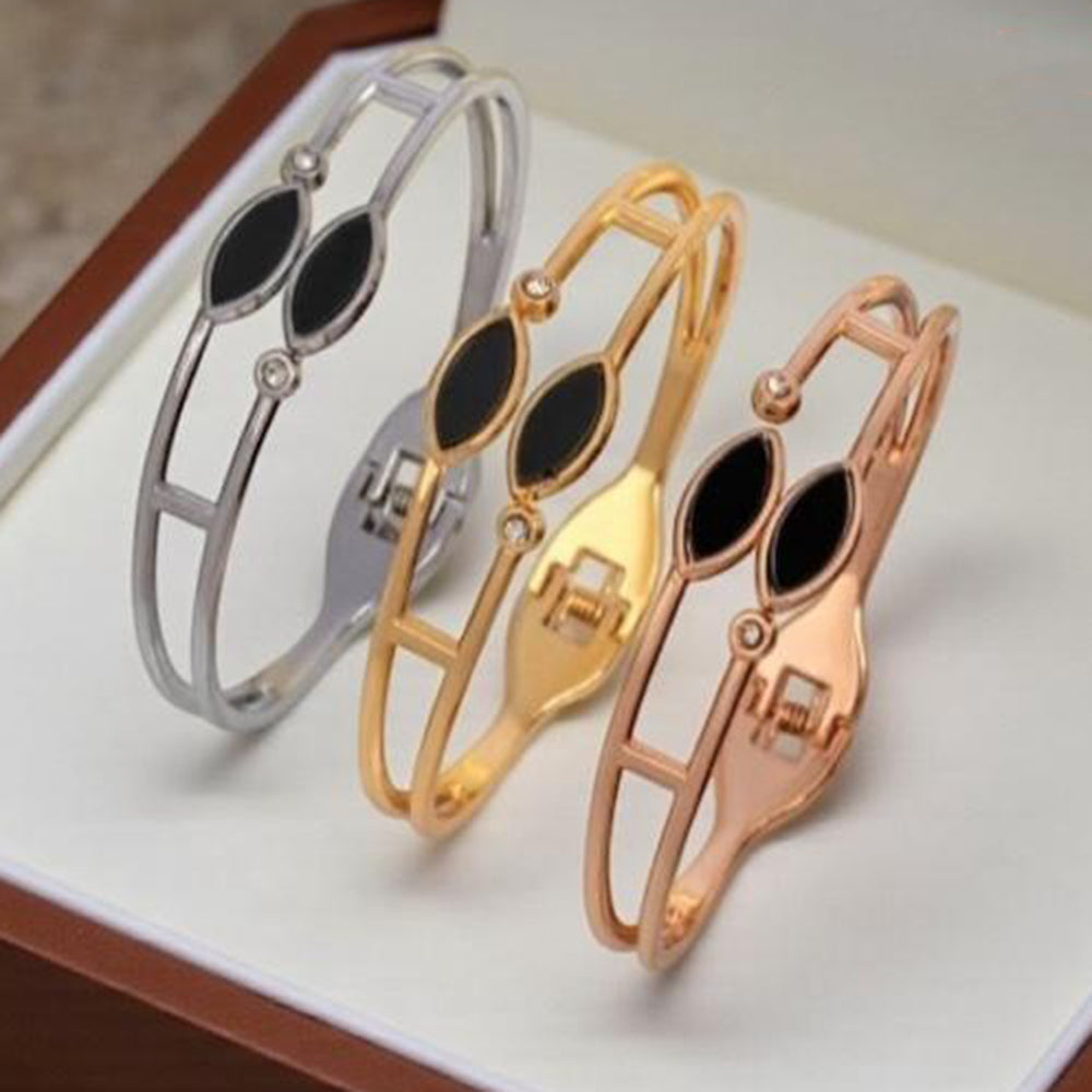 VM Imitation Designer Openable Bracelet