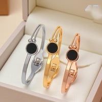 VM Imitation Designer Round-Shaped Openable Bracelet