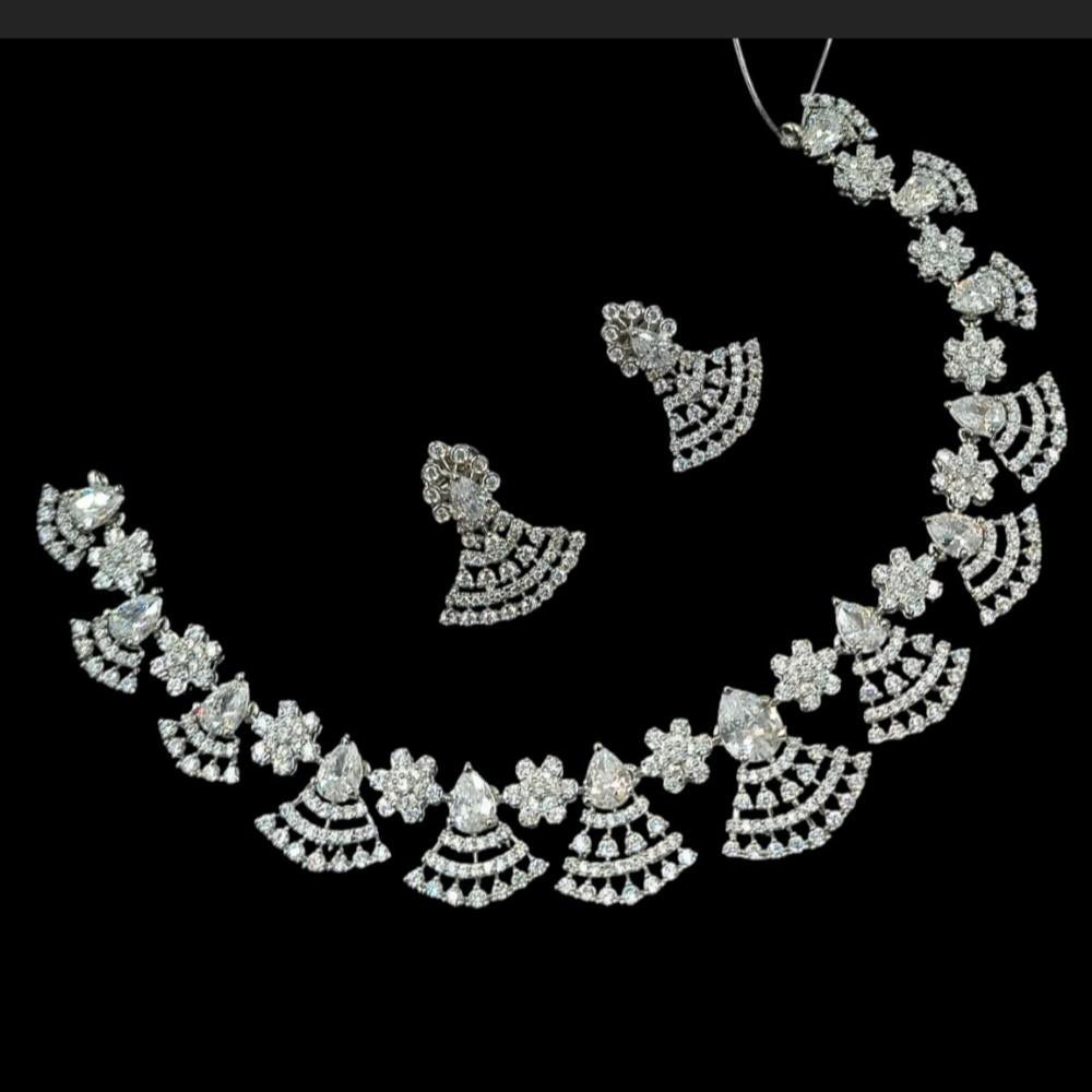 NAFJ Silver Plated Traditional American Diamond Look Necklace Set