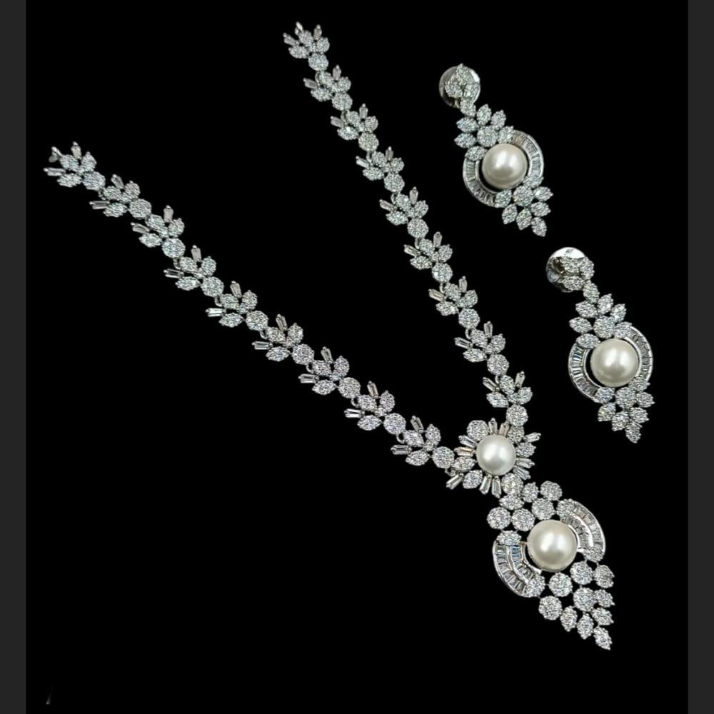 NAFJ Silver Plated Traditional American Diamond And Pearl Look Necklace Set