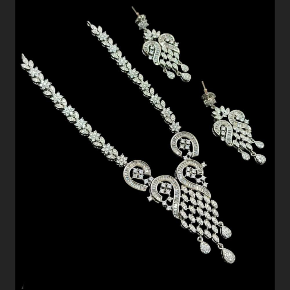 NAFJ Silver Plated Traditional American Diamond Look Necklace Set