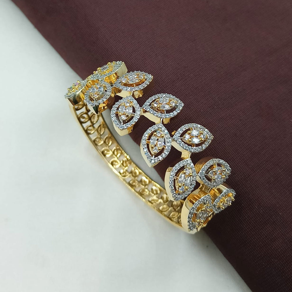 NAFJ Fashionable American Diamond Delicate Openable Bracelet