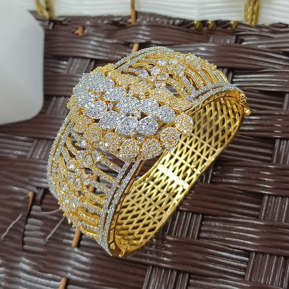 NAFJ Fashionable Crystal And Austrian Delicate Openable Bracelet