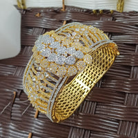 NAFJ Fashionable Crystal And Austrian Delicate Openable Bracelet