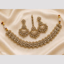 NAFJ Glamorous Crystal Stone And Pearl Necklace Set