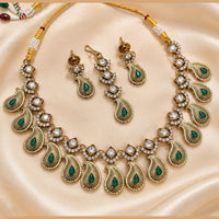 NAFJ Glamorous Crystal Stone And Austrian Stone Necklace Set