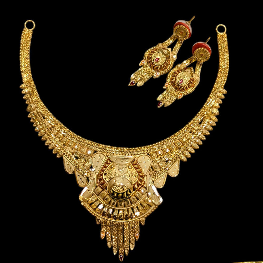 Shipra Gold Forming Gold Necklace Set