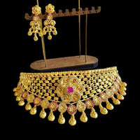 Shipra Gold Forming Gold Pota Stone Choker Necklace Set