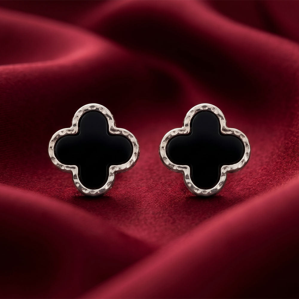 Urthn  Elegant Gold-Plated Clover Stud Earrings for Women