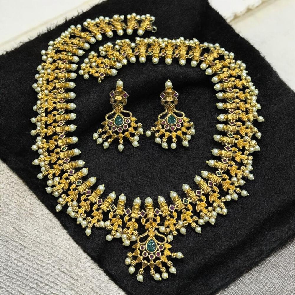 Sona Covering Gold Plated Pota Stone And Pearl Necklace Set