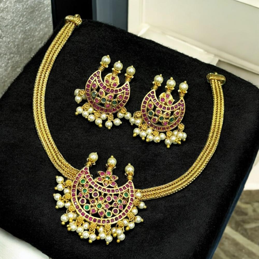 Sona Covering Gold Plated Pota Stone And Pearl Necklace Set