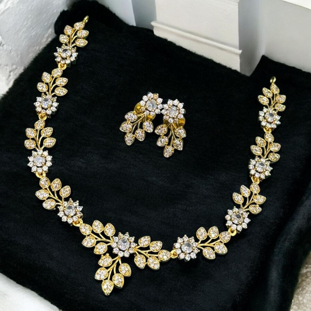 Sona Covering Crystal Stone Stone Necklace Set