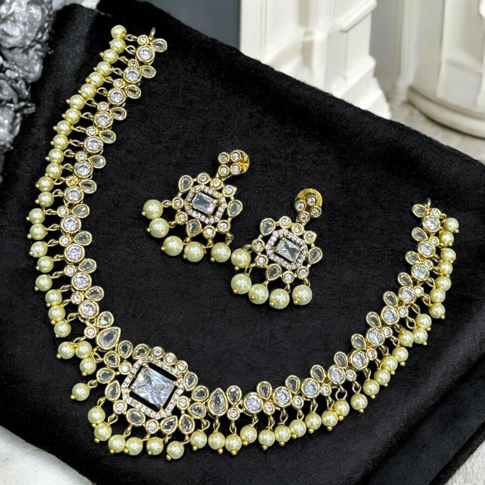 Sona Covering Shadi Glam Crystal And Pearl Urban Royal Necklace Set