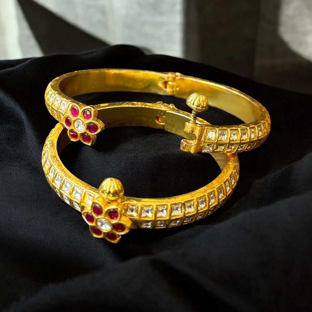 Sona Covering Trendy Pota Stone Openable Kada