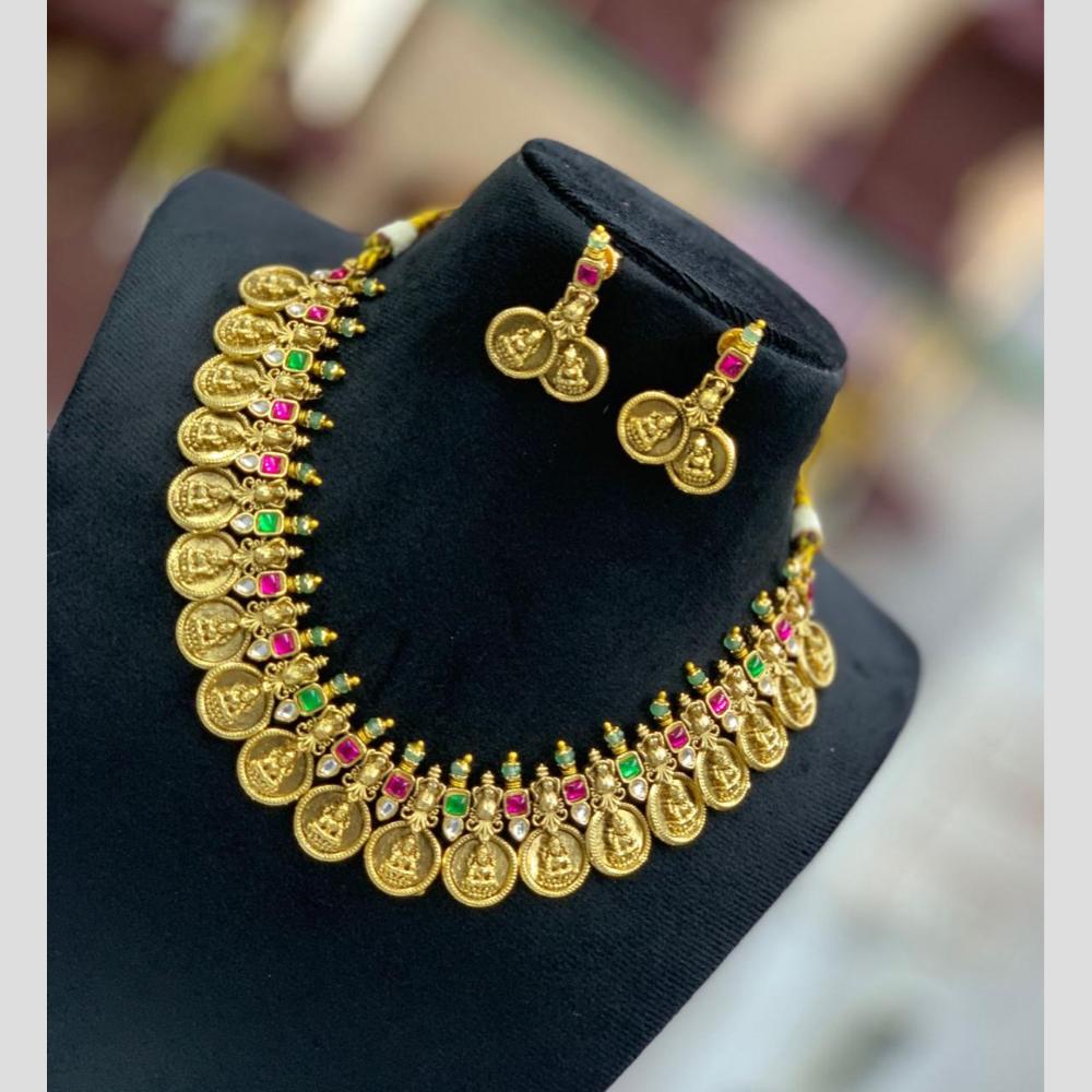 Sona Covering Delicate Pota Stone And Pearl Necklace Set