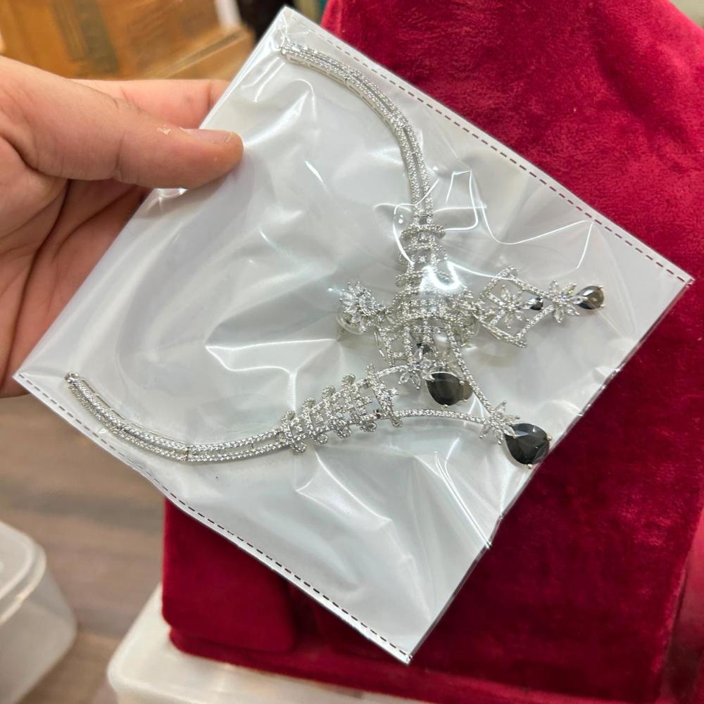 Sona Covering Glamorous Crystal And Austrain Beads Necklace Set