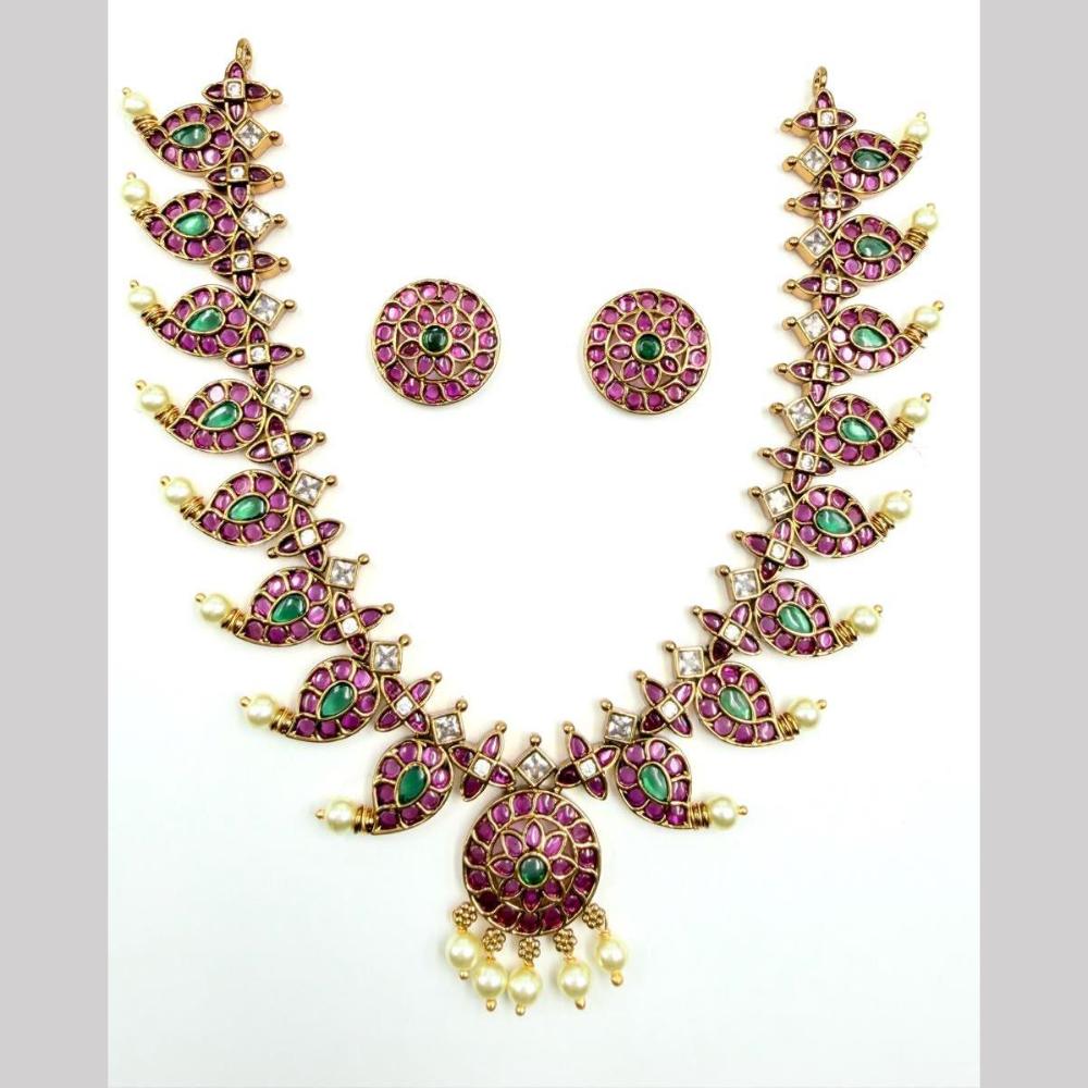 Sona Covering Delicate Pota Stone And Pearl Necklace Set