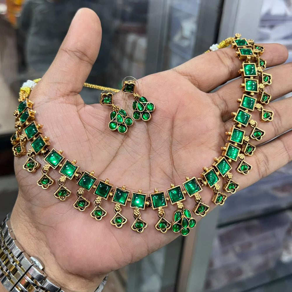 Sona Covering Elegant Pota Stone Necklace Set