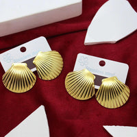Klitz Gold Plated Stunning Fashion Shell  Stud Earring