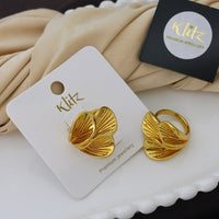 Klitz Minimalist Glossy Gold Leaf Desing Statement Ring