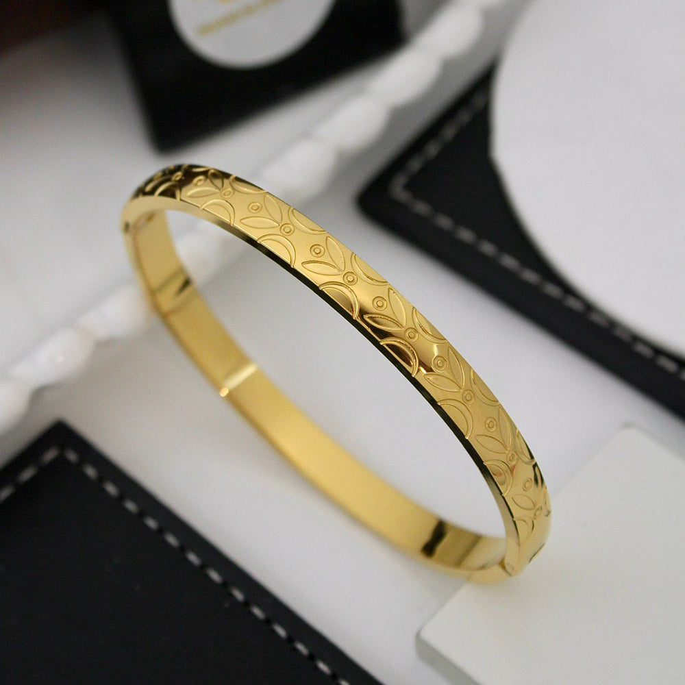 Klitz Sleek Polished Finish Designer Openable Bracelet