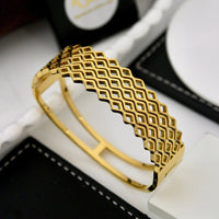 Klitz Premium Designer Flower Openable Bracelet