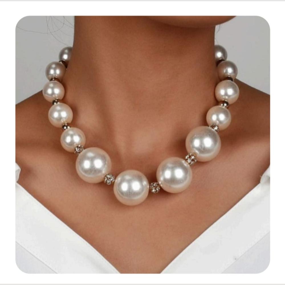Dhirish International Classic Pearl Jewellery Necklace