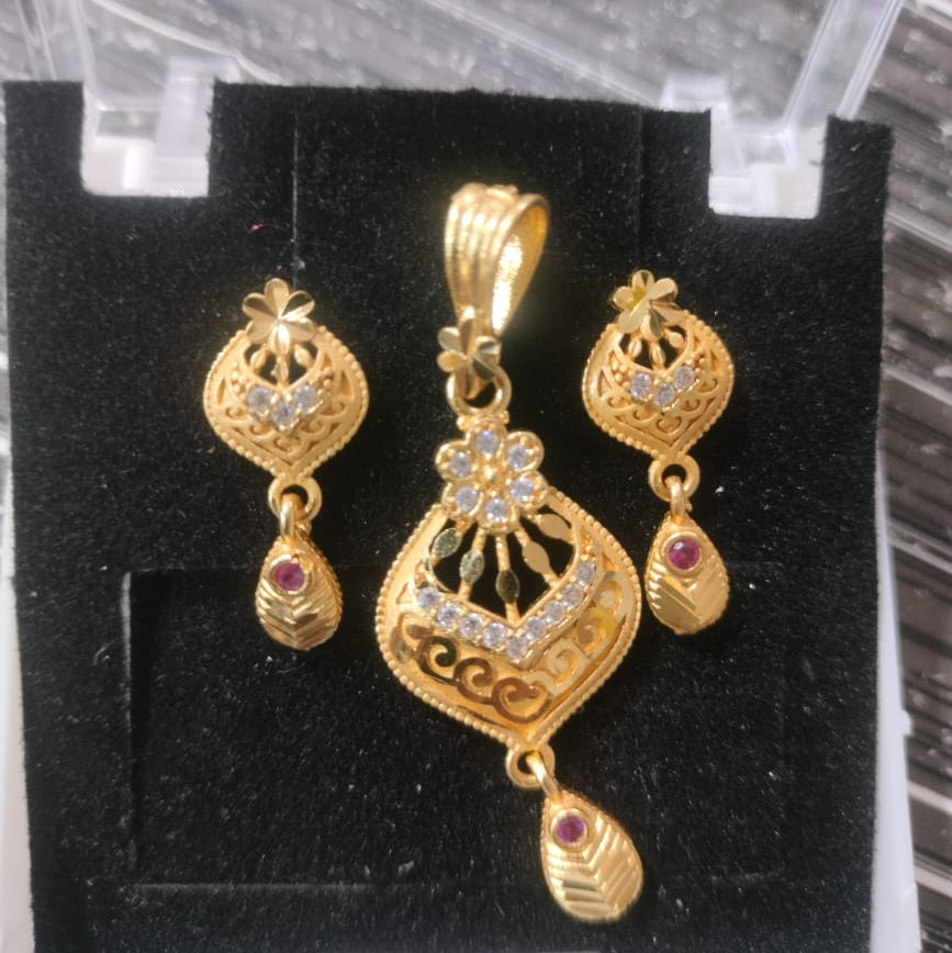 Santosh Chudighar Shimmering Austrian Stone Pendant Set