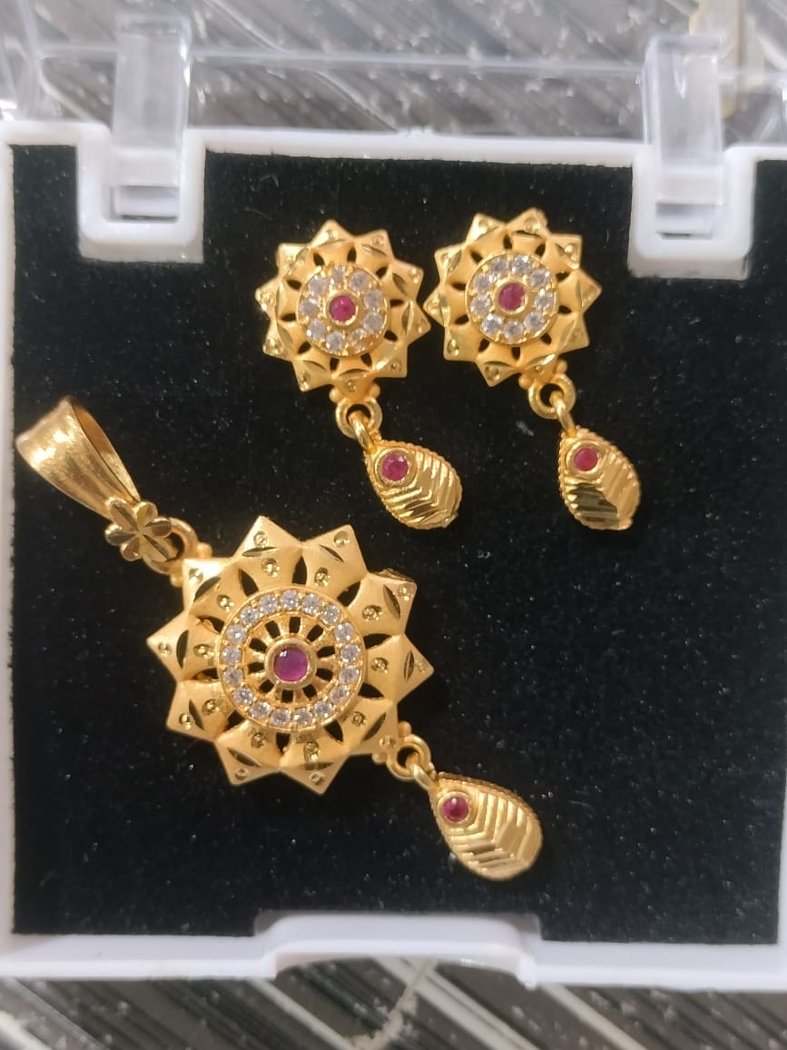 Santosh Chudighar Shimmering Austrian Stone Pendant Set