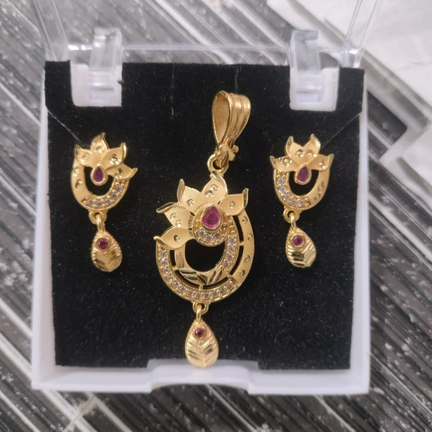 Santosh Chudighar Shimmering Austrian Stone Pendant Set